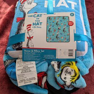 NWT The Cat and The Hat kids throw and pillow set, fleece blue/multi, 40 x50